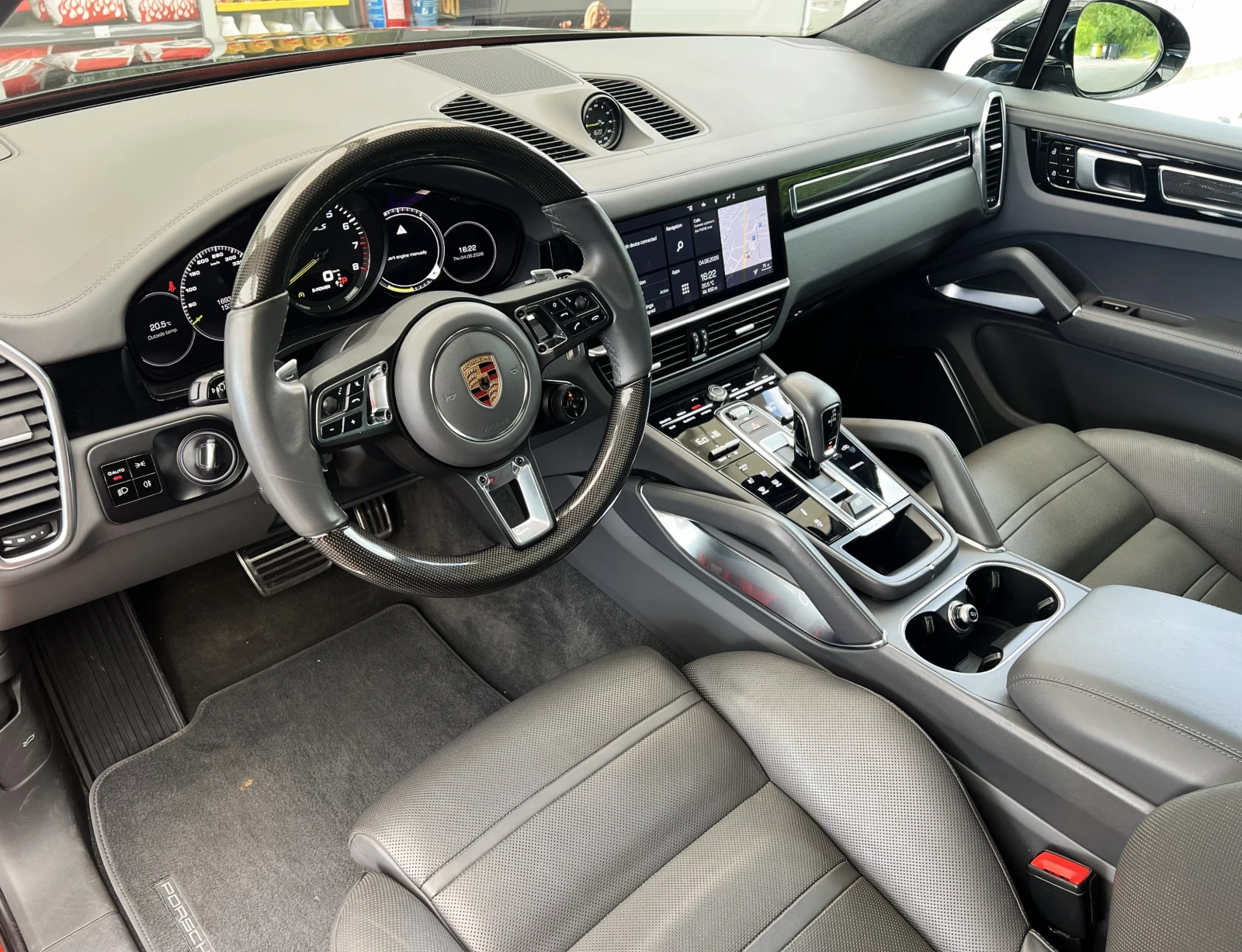 Porsche Cayenne TURBO S E-HYBRID / CERAMIC / BURM / PANO / CARBON/, снимка 9 - Автомобили и джипове - 54790917