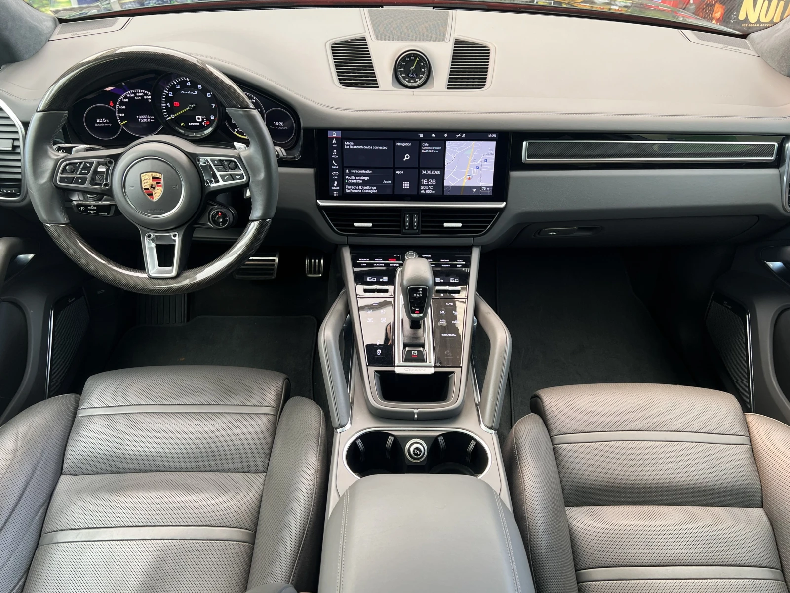 Porsche Cayenne TURBO S E-HYBRID / CERAMIC / BURM / PANO / CARBON/, снимка 15 - Автомобили и джипове - 54790917