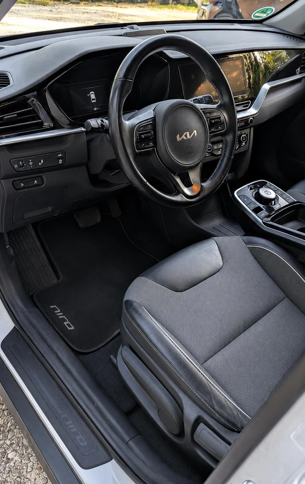 Kia Niro Kia Niro 204 к.с. 64 kw ТЕРМОПОМПА ГАРАНЦИОНЕН, снимка 3 - Автомобили и джипове - 54886989