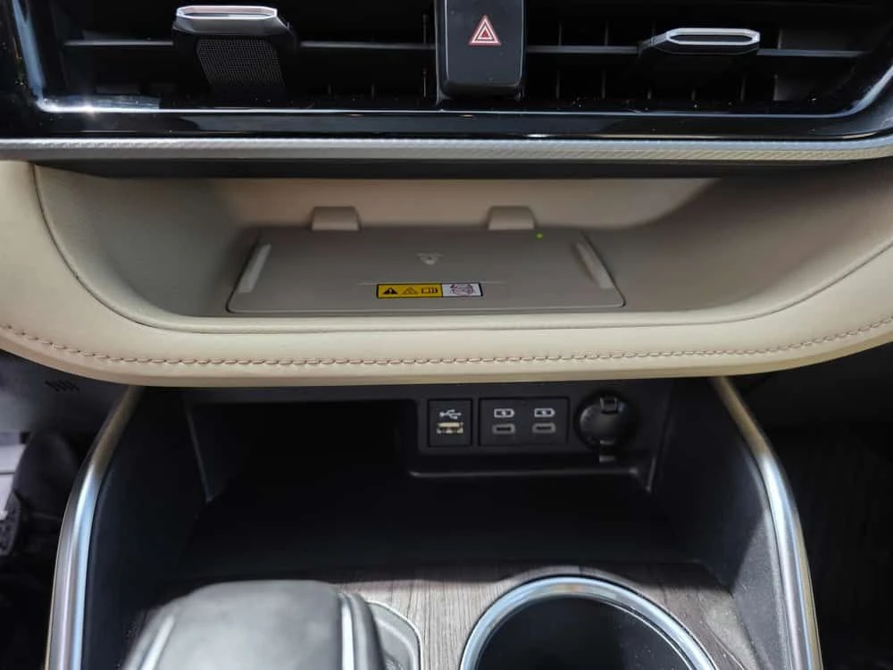 Toyota Highlander HYBRID PLATINUM| 360| PANO| ОБДУХВАНЕ| 7 МЕСТА| , снимка 17 - Автомобили и джипове - 54940806