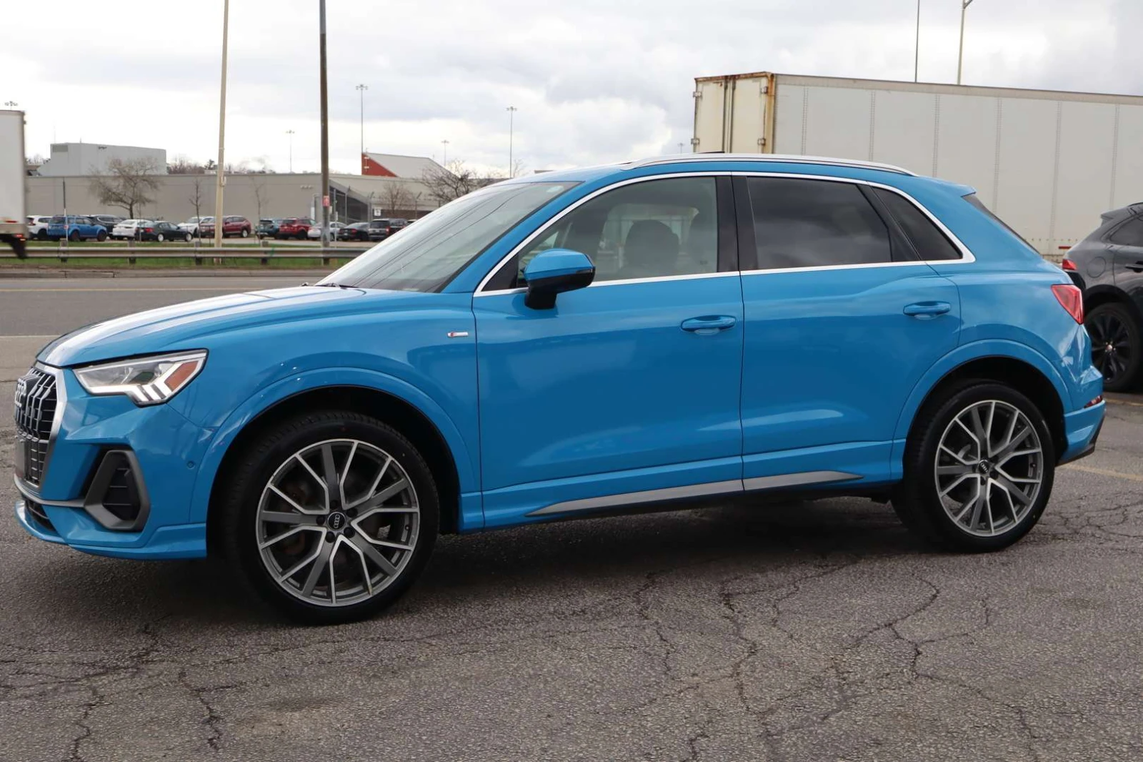 Audi Q3 Technik S line / БЕЗ ИНЦИДЕНТИ / ЦЕНА ДО БГ , снимка 3 - Автомобили и джипове - 54957266
