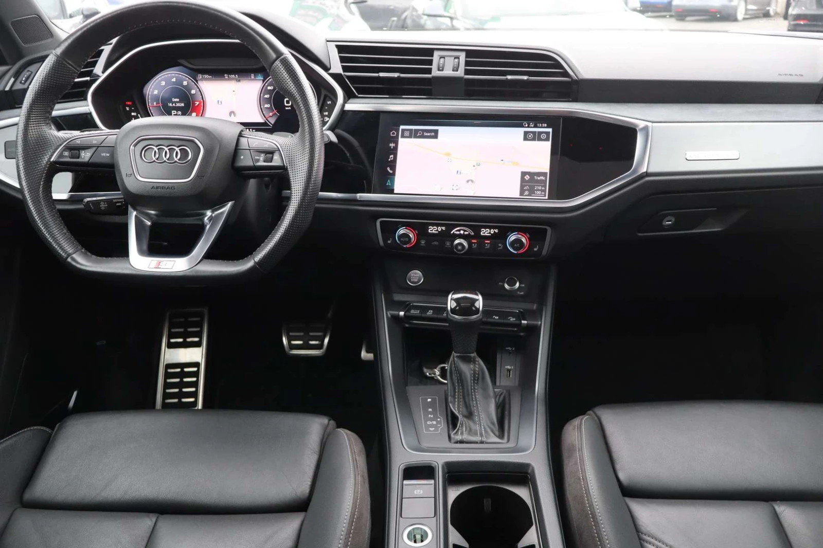Audi Q3 Technik S line / БЕЗ ИНЦИДЕНТИ / ЦЕНА ДО БГ , снимка 11 - Автомобили и джипове - 54957266