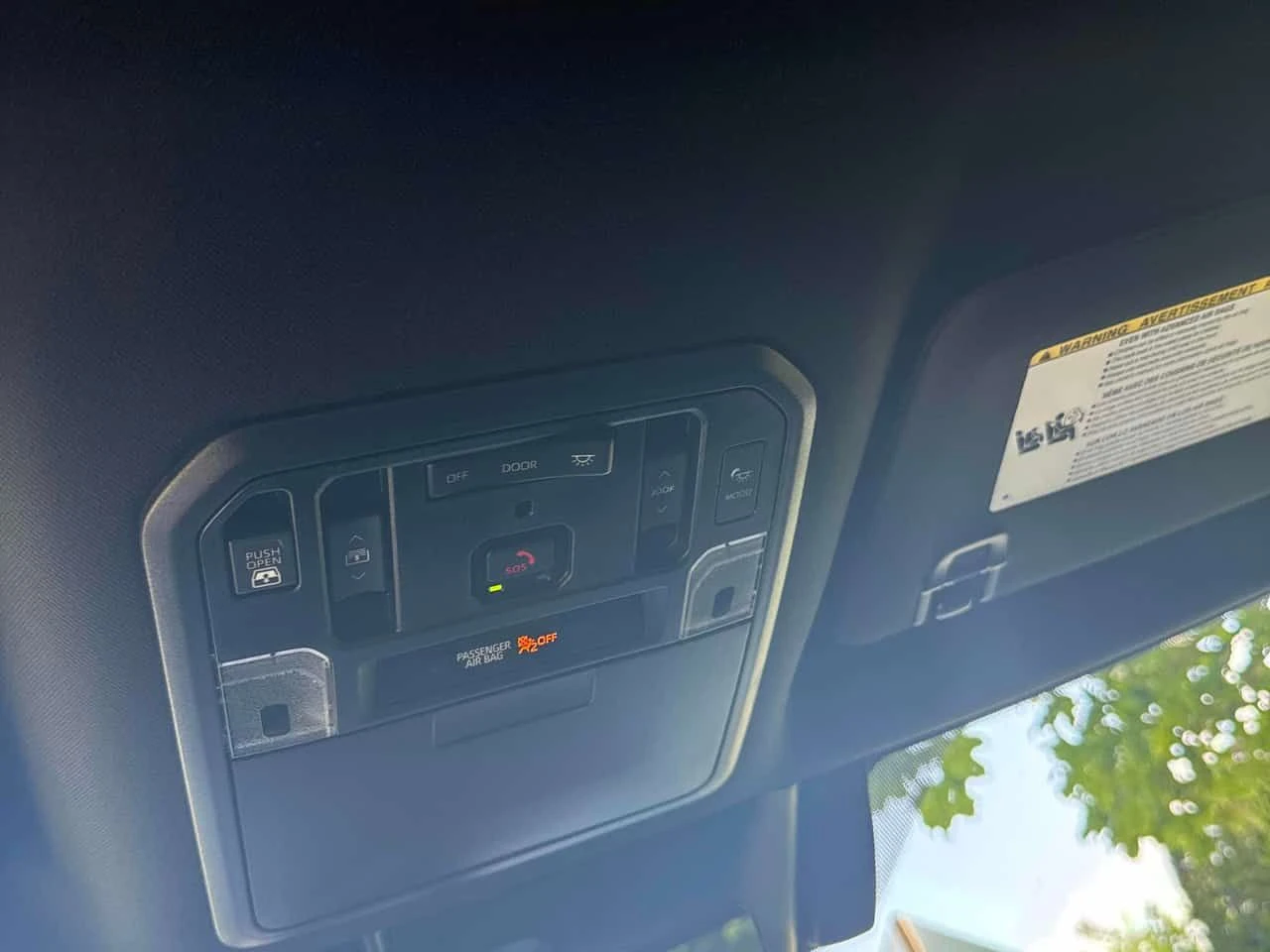 Toyota Tundra * Platinum Hybrid * CARFAX * БЕЗ ПЪРВОНАЧАЛНА ВНОС, снимка 11 - Автомобили и джипове - 55143246