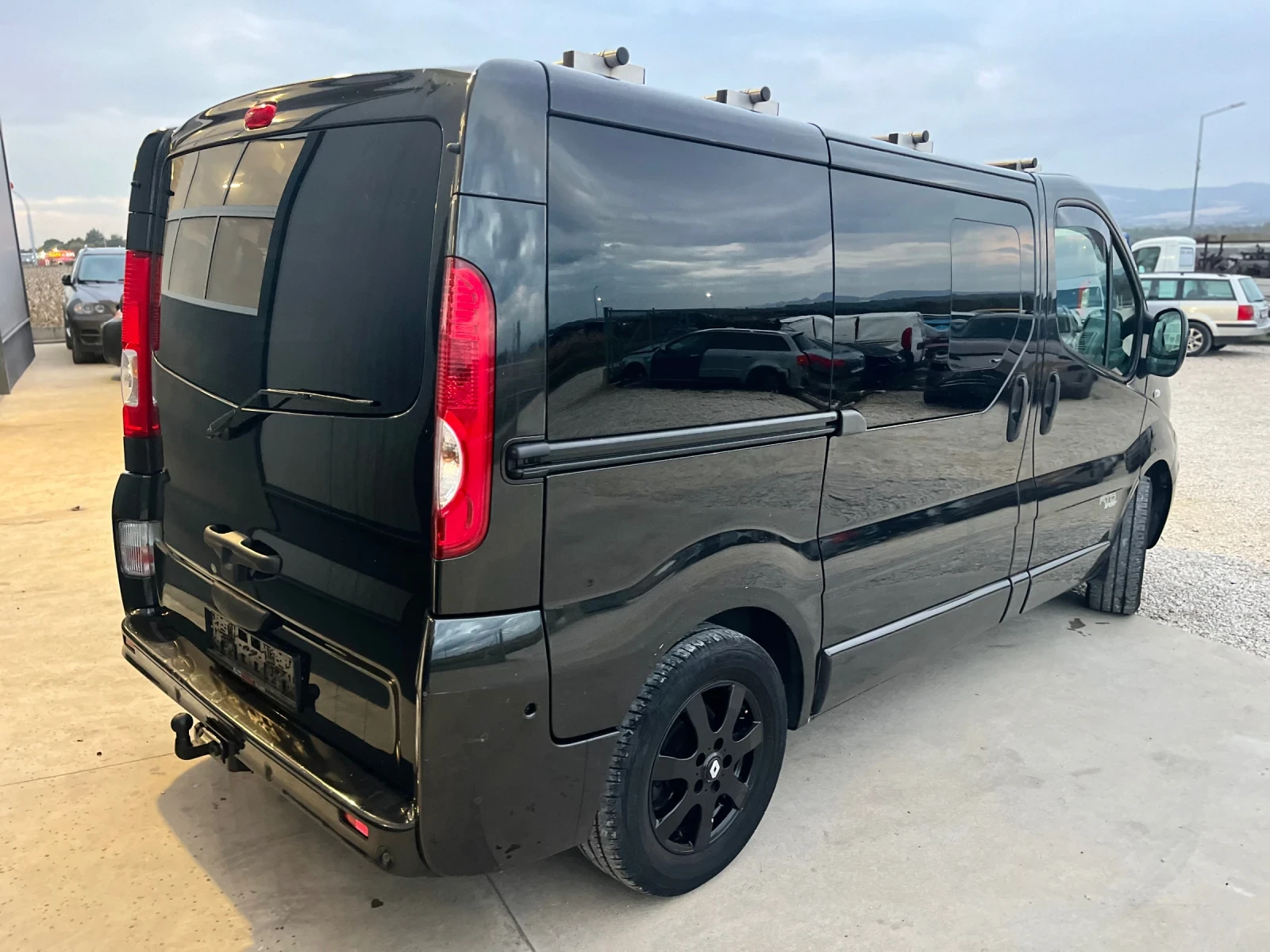Renault Trafic 2.0DCi - изображение 3