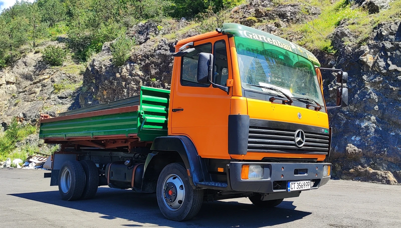 Mercedes-Benz 817