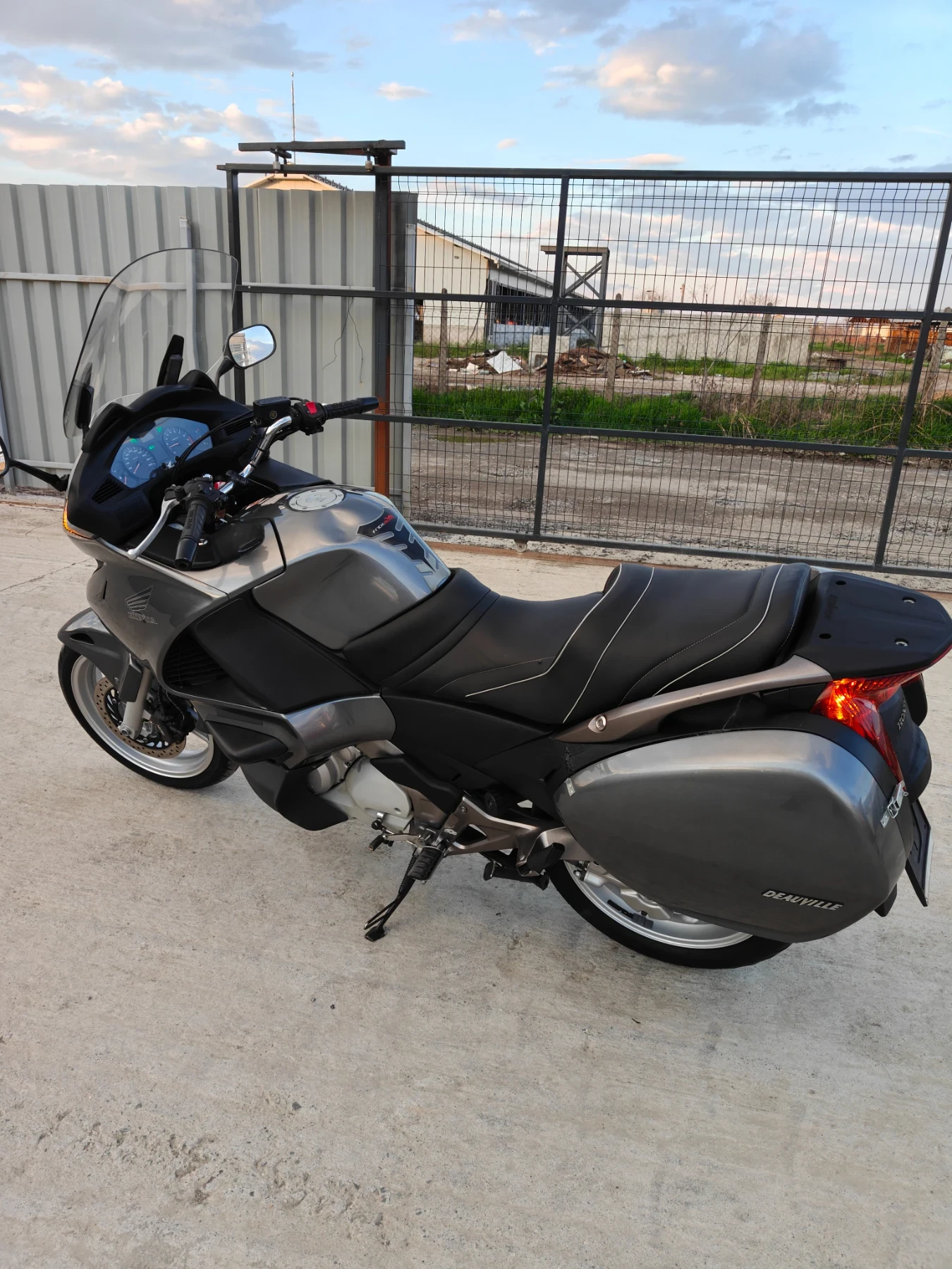 Honda Deauville 700i