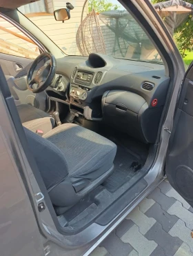 Toyota Yaris verso, снимка 8