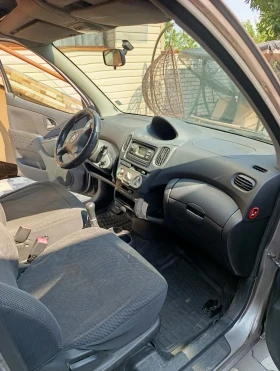 Toyota Yaris verso, снимка 9