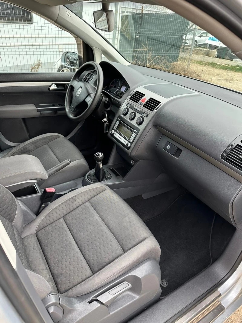 VW Touran 1.9 TDI Hailain, снимка 13 - Автомобили и джипове - 44369244