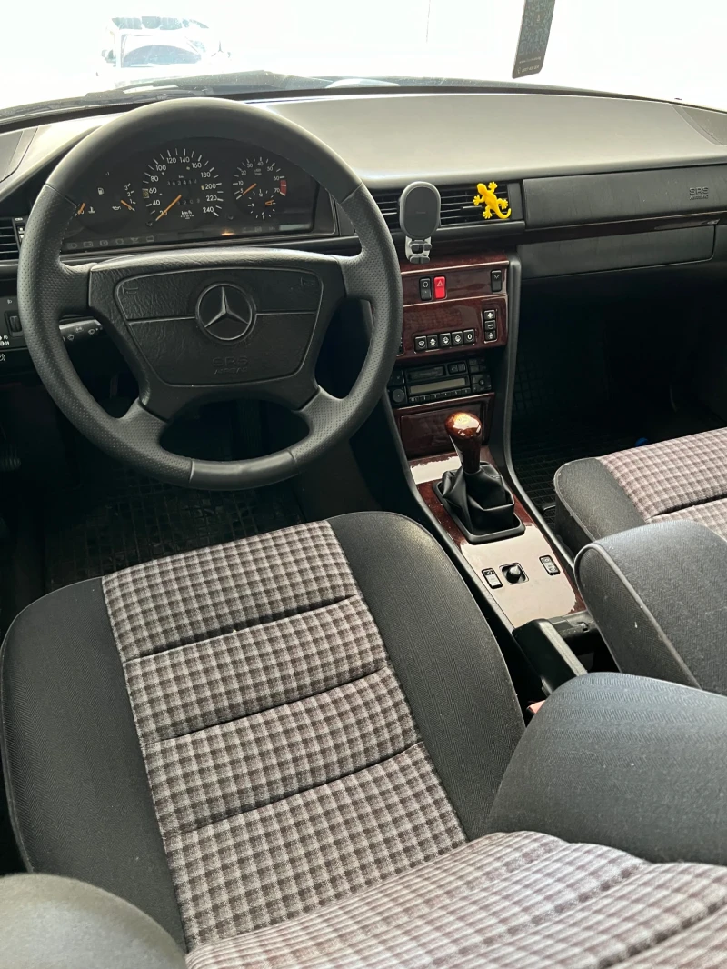 Mercedes-Benz 124 E220 16v 136 hp, снимка 6 - Автомобили и джипове - 47149736