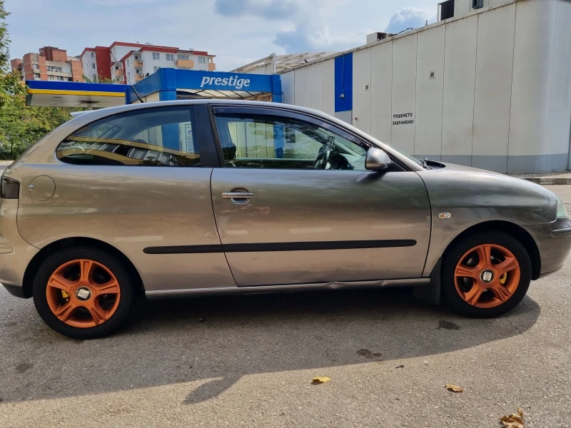 Seat Ibiza 1.4, снимка 4 - Автомобили и джипове - 47999223