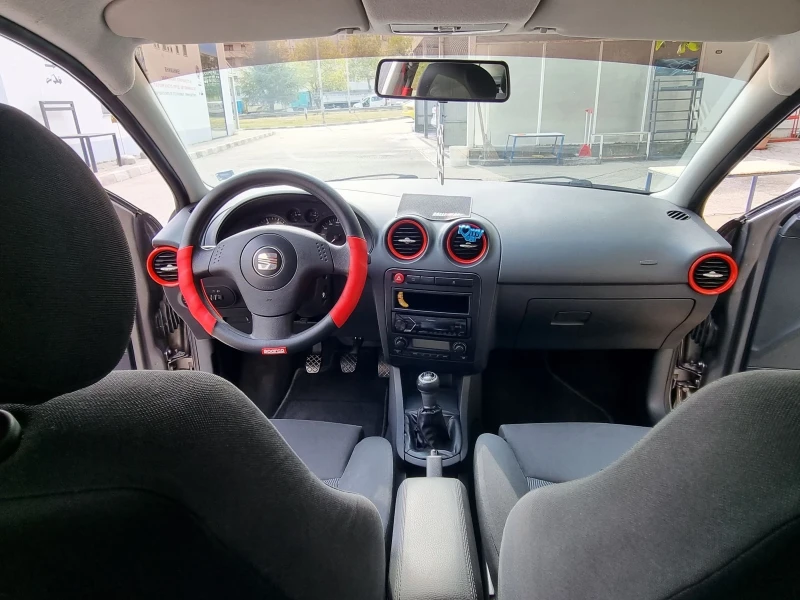 Seat Ibiza 1.4, снимка 7 - Автомобили и джипове - 47999223