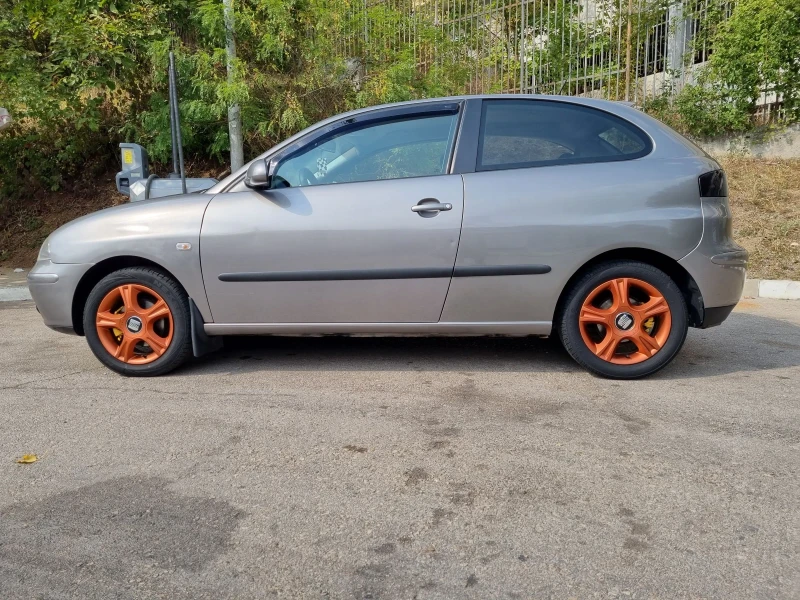 Seat Ibiza 1.4, снимка 3 - Автомобили и джипове - 47999223