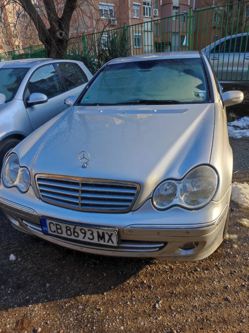 Mercedes-Benz C 180 Kompressor, снимка 11 - Автомобили и джипове - 48705684