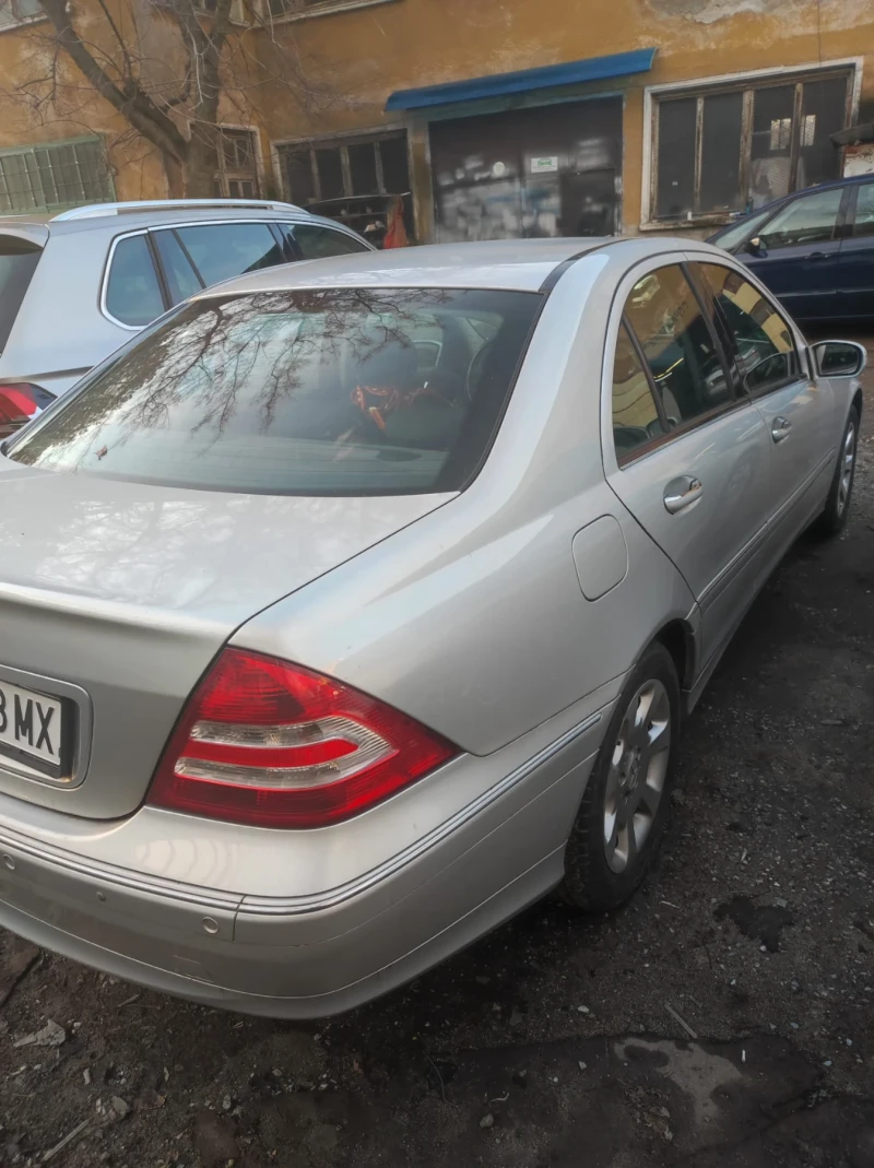 Mercedes-Benz C 180 Kompressor, снимка 2 - Автомобили и джипове - 48705684