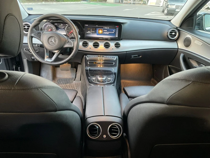 Mercedes-Benz E 220, снимка 12 - Автомобили и джипове - 48739738