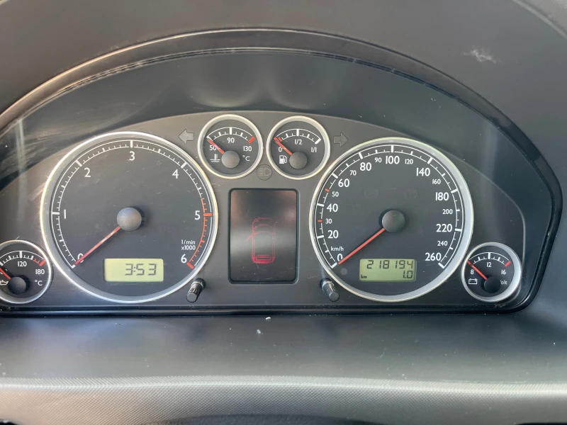 VW Sharan 1.9 TDI, снимка 9 - Автомобили и джипове - 50564882