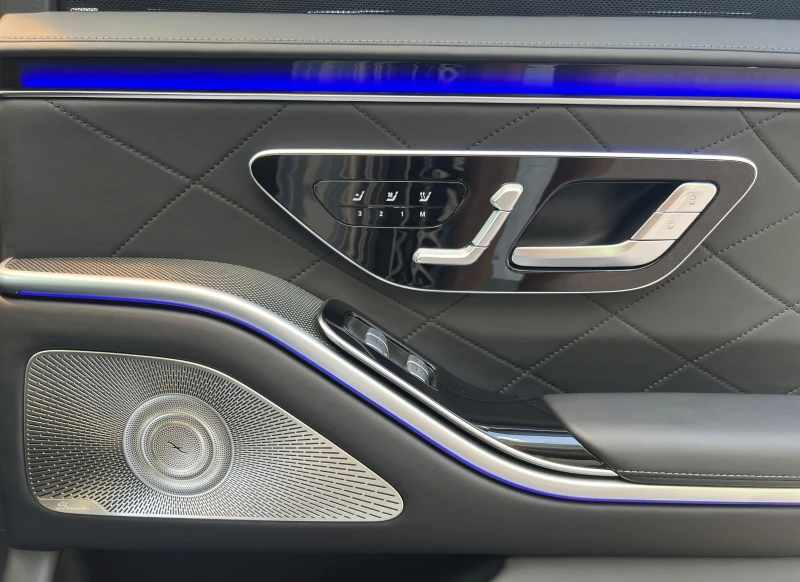 Mercedes-Benz S 500 AMG/4-MATIC/LONG/NIGHT/EXCLUSIV/3D HEAD UP/BURM/21, снимка 16 - Автомобили и джипове - 51018356