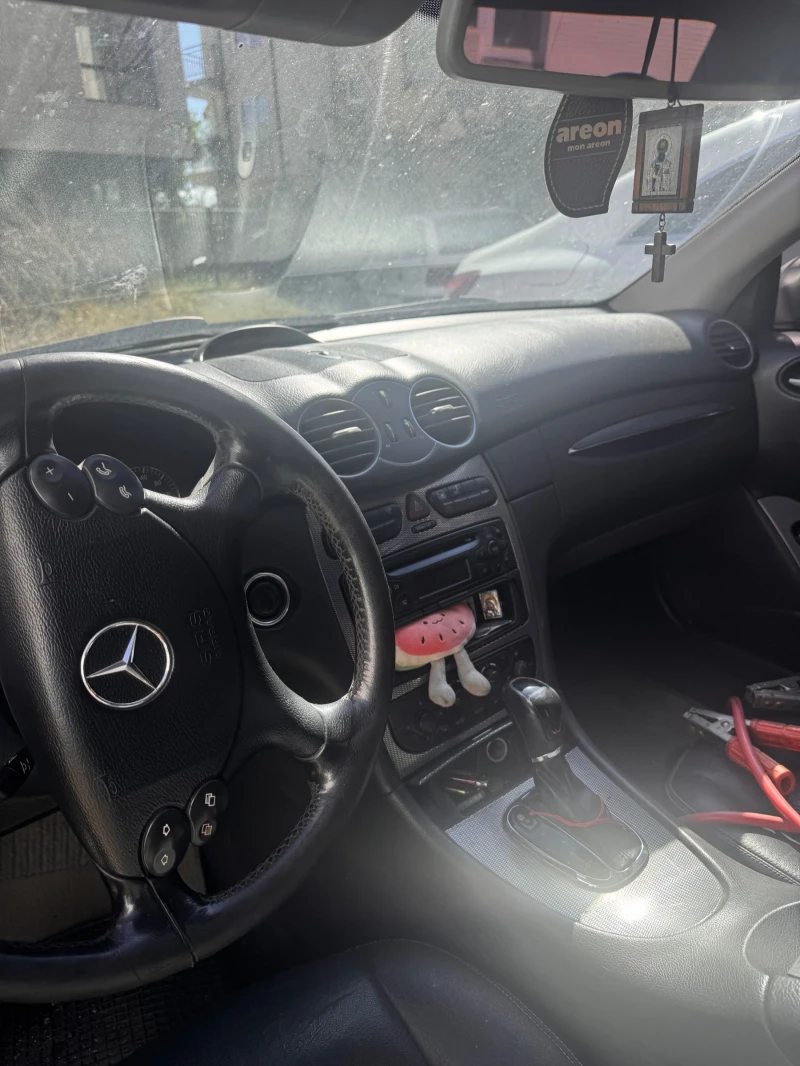 Mercedes-Benz CLK 320, снимка 3 - Автомобили и джипове - 51872172