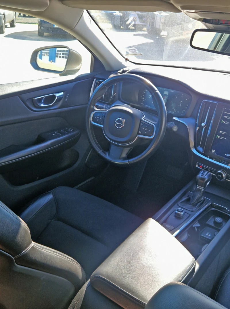 Volvo V60 D3, снимка 12 - Автомобили и джипове - 52227715