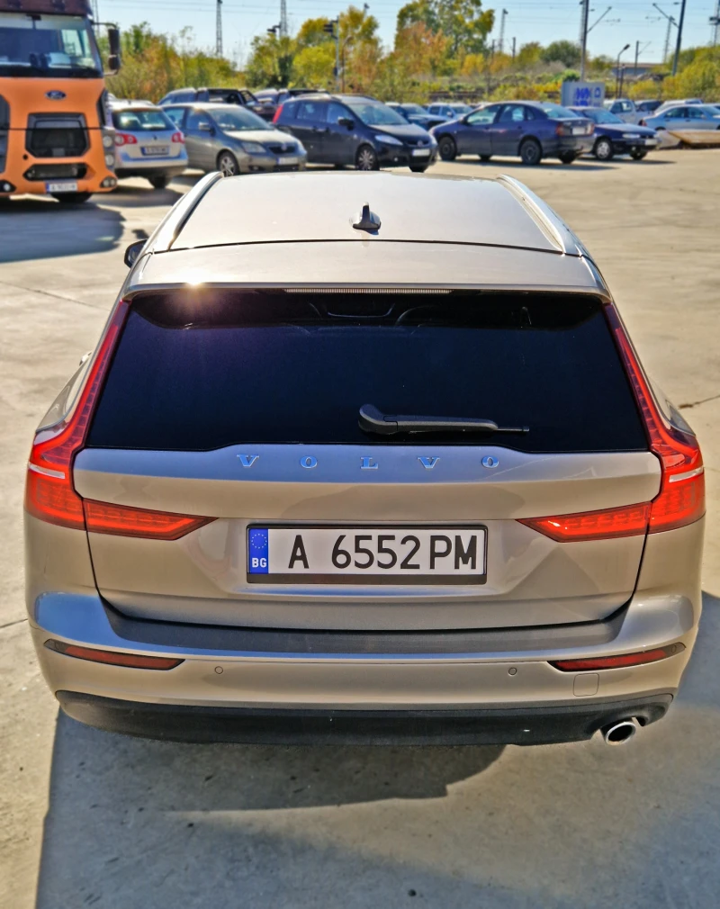 Volvo V60 D3, снимка 4 - Автомобили и джипове - 52227715