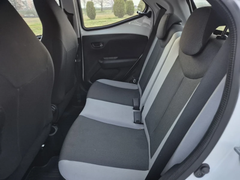 Toyota Aygo AVTOMAT, снимка 14 - Автомобили и джипове - 52727237