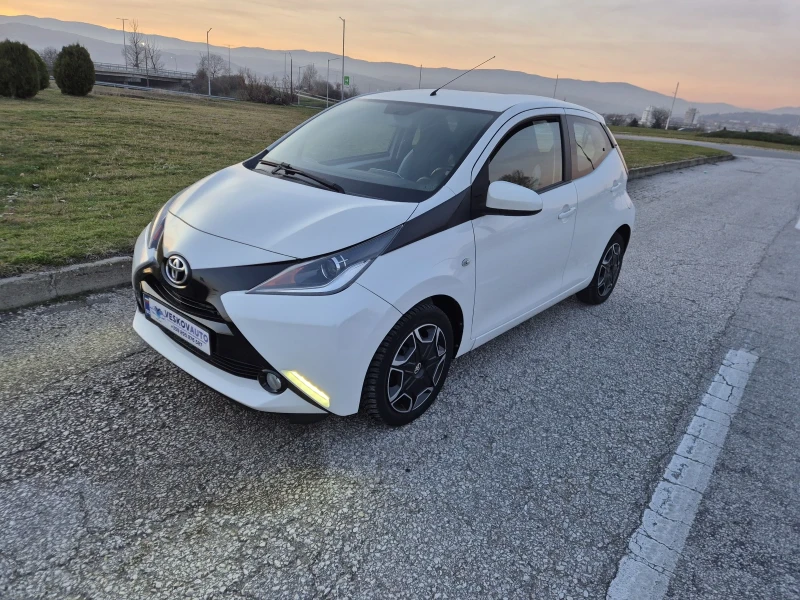 Toyota Aygo AVTOMAT, снимка 2 - Автомобили и джипове - 52727237