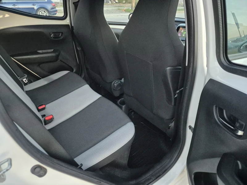 Toyota Aygo AVTOMAT, снимка 15 - Автомобили и джипове - 52727237