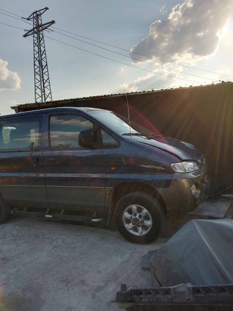 Hyundai Starex 2.5 - изображение 3