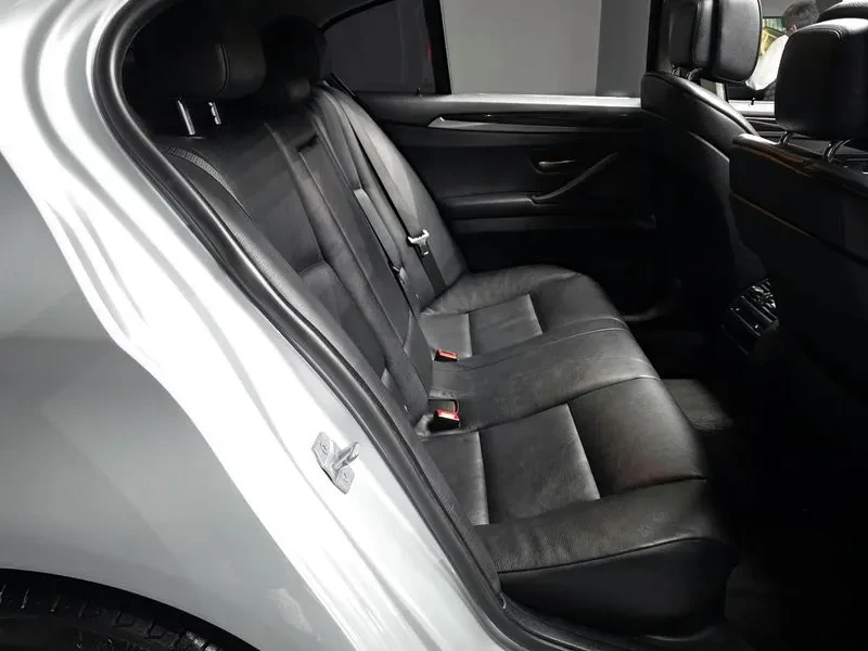 BMW 520, снимка 12 - Автомобили и джипове - 54591185