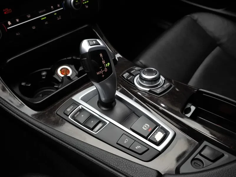 BMW 520, снимка 9 - Автомобили и джипове - 54591185