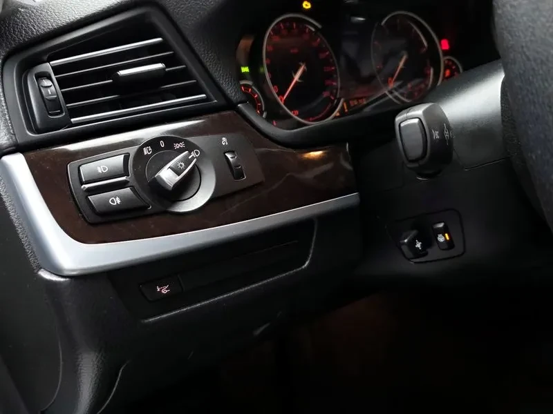 BMW 520, снимка 17 - Автомобили и джипове - 54591185