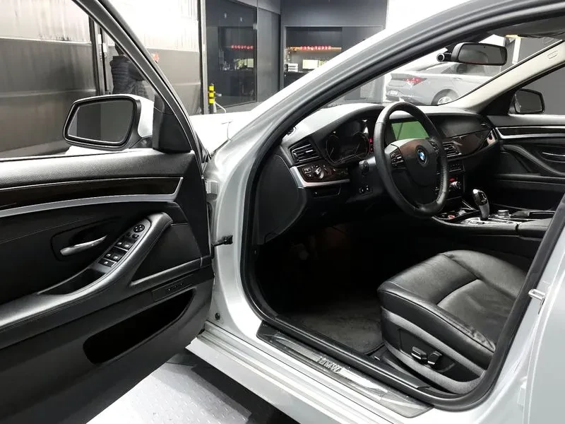 BMW 520, снимка 10 - Автомобили и джипове - 54591185