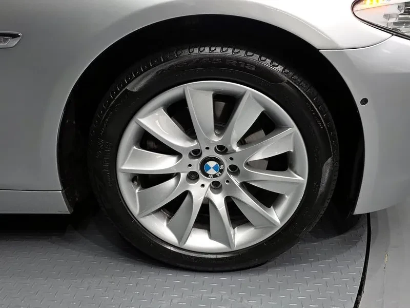 BMW 520, снимка 5 - Автомобили и джипове - 54591185