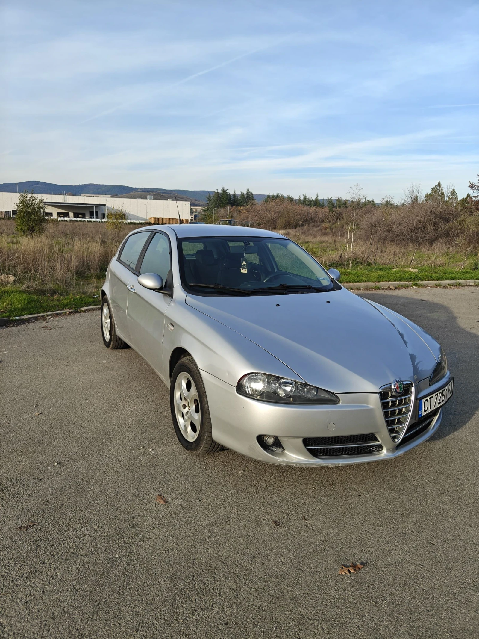Alfa Romeo 147 1.9 jtd - изображение 2