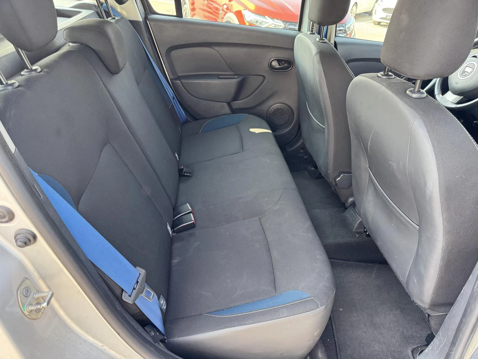 Dacia Logan 1.5 Dci MCV, снимка 10 - Автомобили и джипове - 53736337