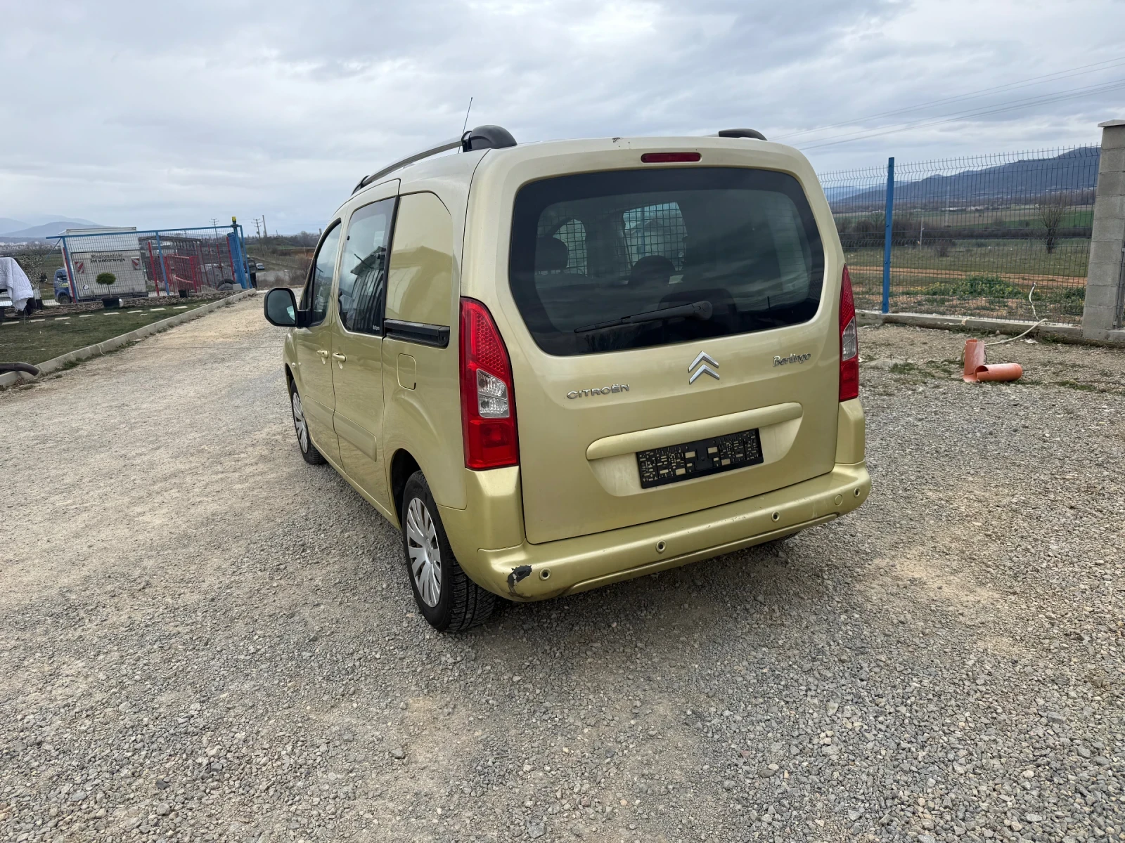 Citroen Berlingo 1.6 HDI KLIMATRON, снимка 4 - Автомобили и джипове - 53947810