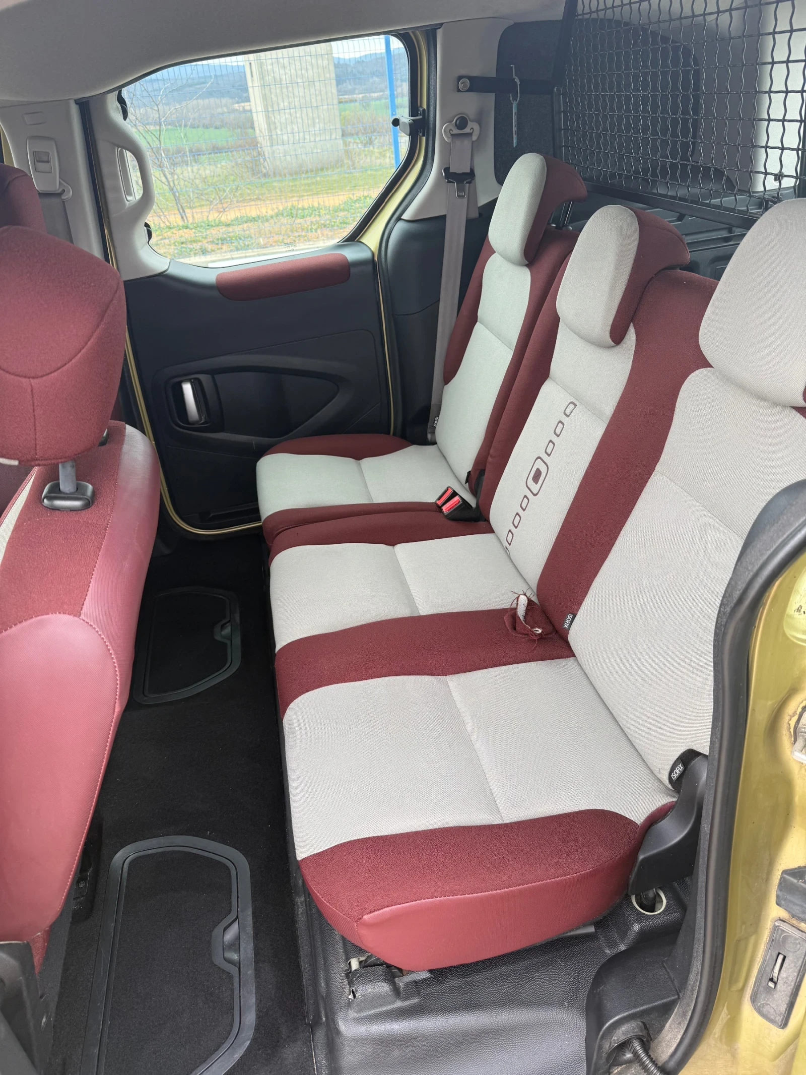 Citroen Berlingo 1.6 HDI KLIMATRON, снимка 8 - Автомобили и джипове - 53947810