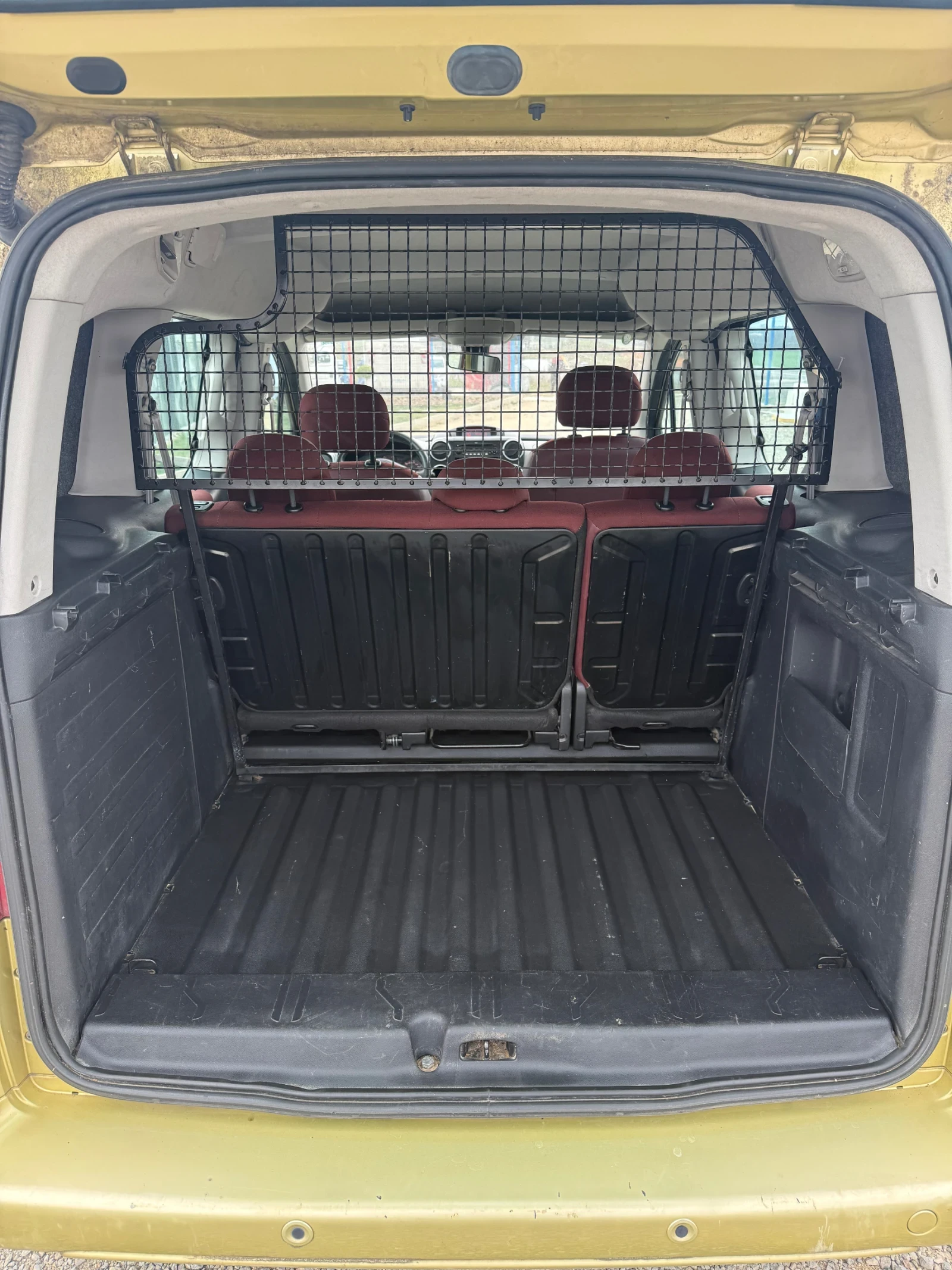 Citroen Berlingo 1.6 HDI KLIMATRON, снимка 9 - Автомобили и джипове - 53947810