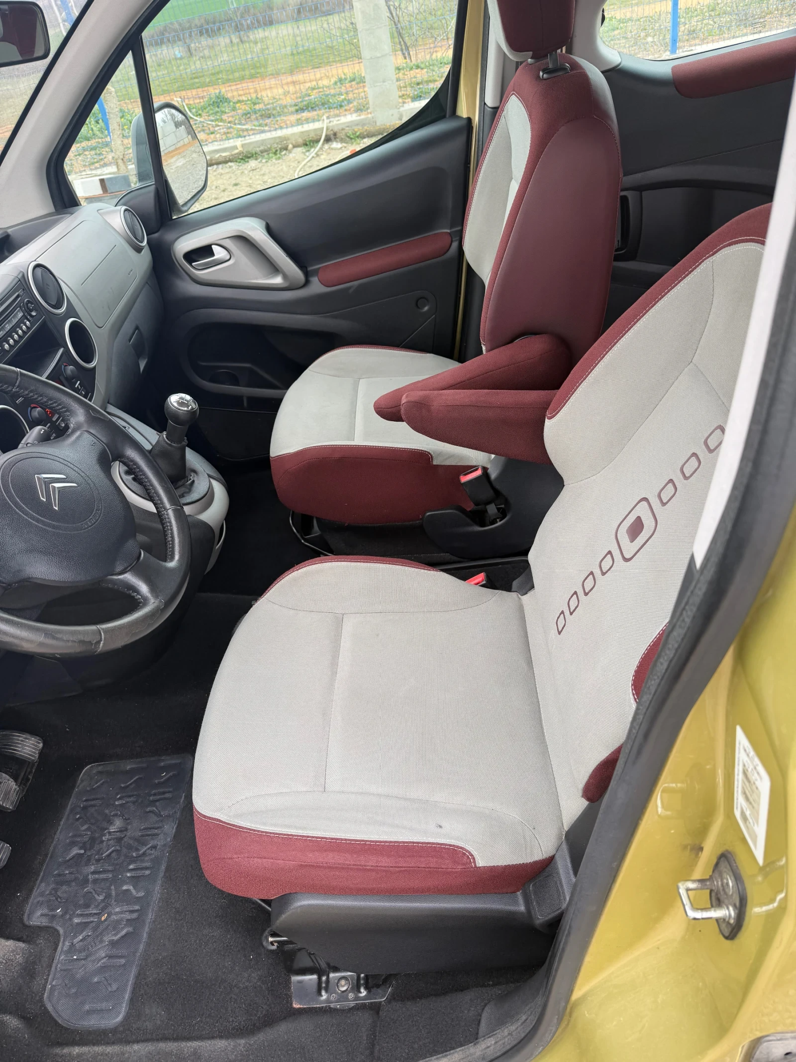Citroen Berlingo 1.6 HDI KLIMATRON, снимка 5 - Автомобили и джипове - 53947810