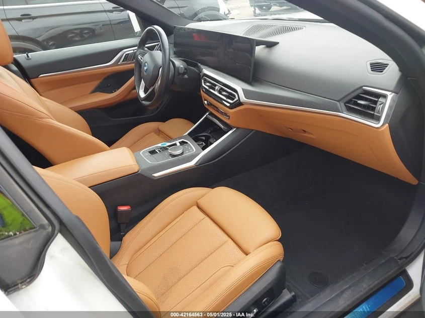 BMW i4 Edrive35, снимка 5 - Автомобили и джипове - 54419095