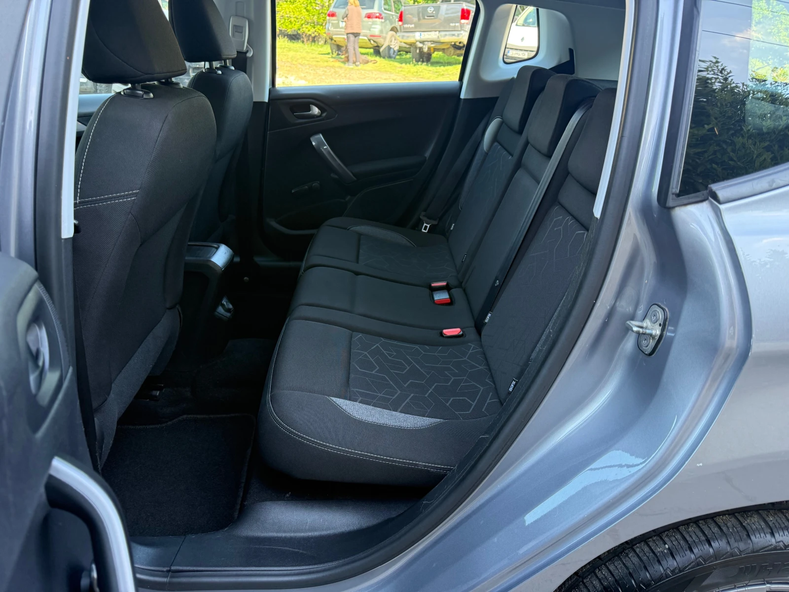 Peugeot 2008 1.2 AVTOMATIK, снимка 10 - Автомобили и джипове - 54598590