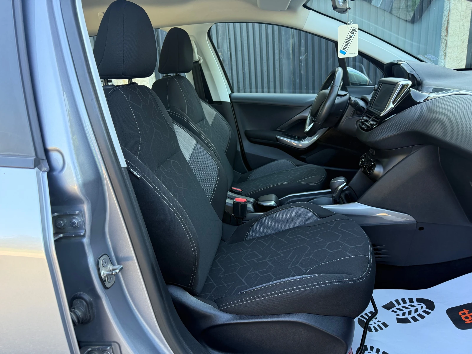 Peugeot 2008 1.2 AVTOMATIK, снимка 8 - Автомобили и джипове - 54598590
