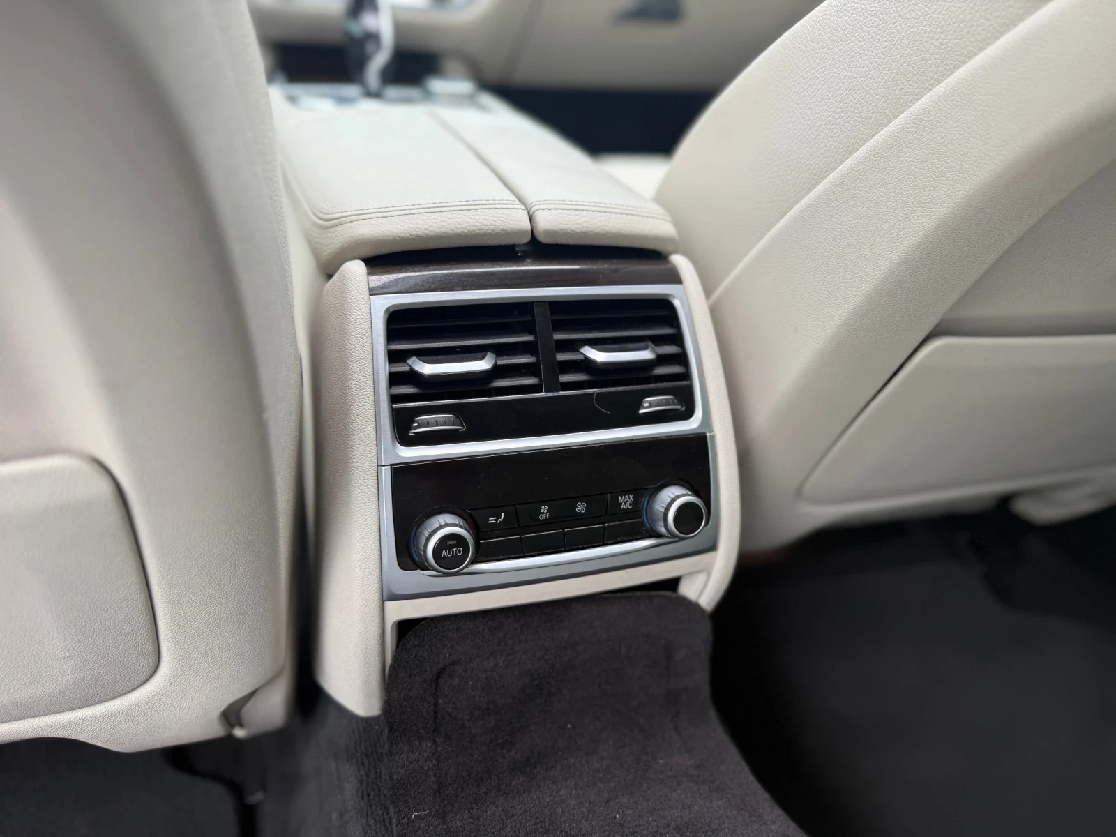BMW 740 Plyg in Hybrid LONG, снимка 10 - Автомобили и джипове - 54666176