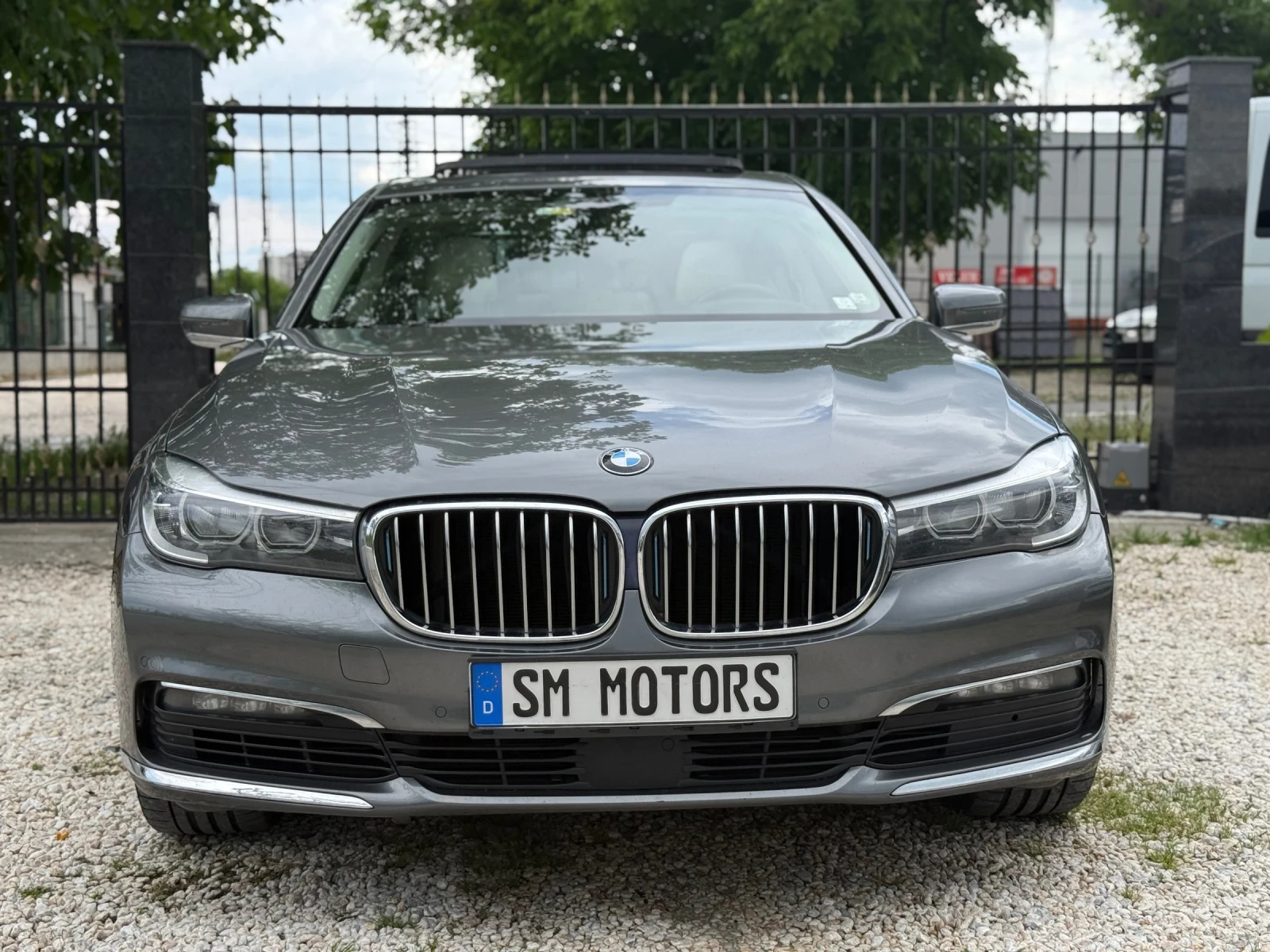 BMW 740 Plyg in Hybrid LONG, снимка 2 - Автомобили и джипове - 54666176