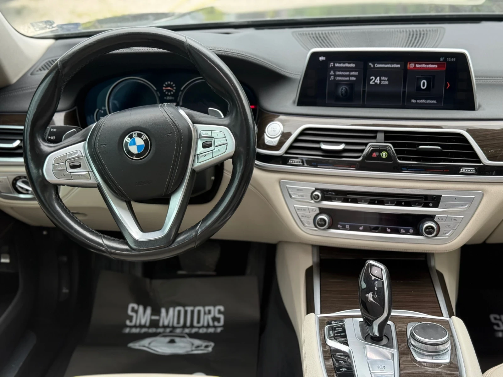 BMW 740 Plyg in Hybrid LONG, снимка 7 - Автомобили и джипове - 54666176