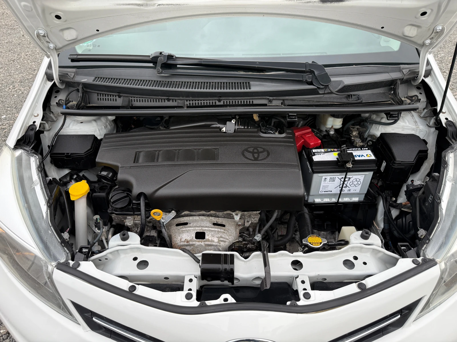 Toyota Yaris 1.33 vvti -100 к.с., снимка 7 - Автомобили и джипове - 54702503