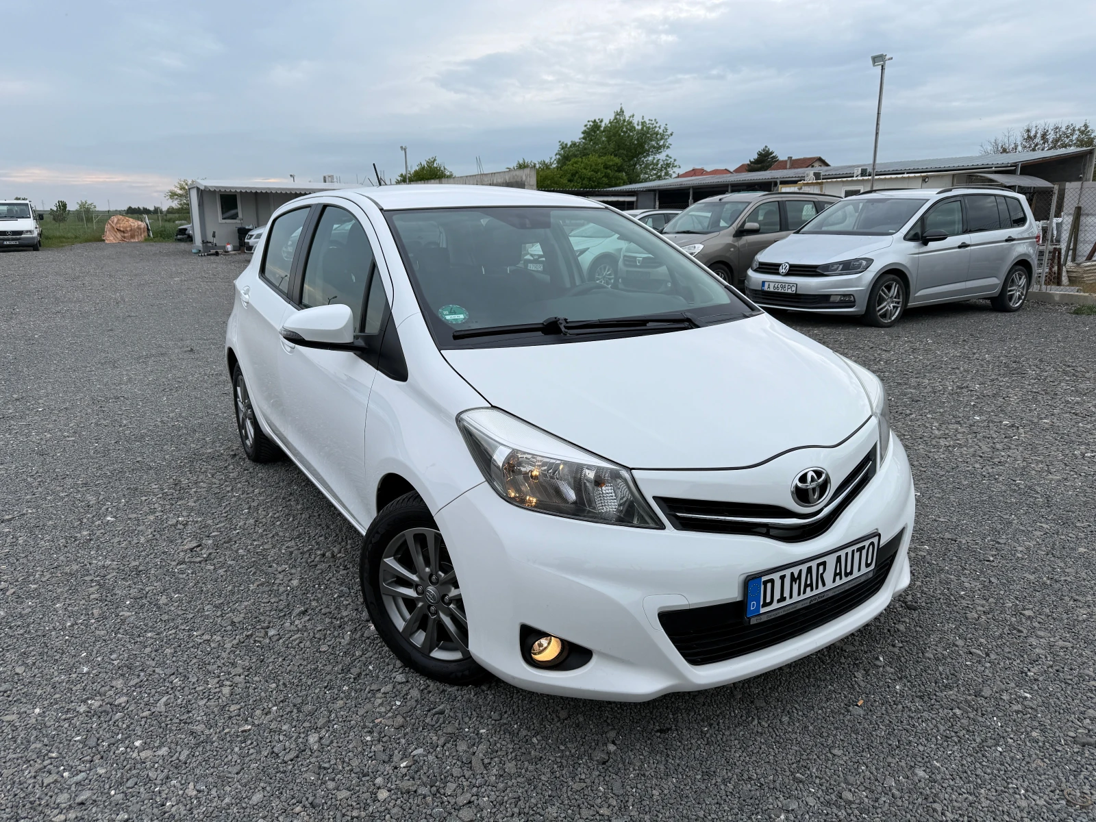 Toyota Yaris 1.33 vvti -100 к.с., снимка 3 - Автомобили и джипове - 54702503