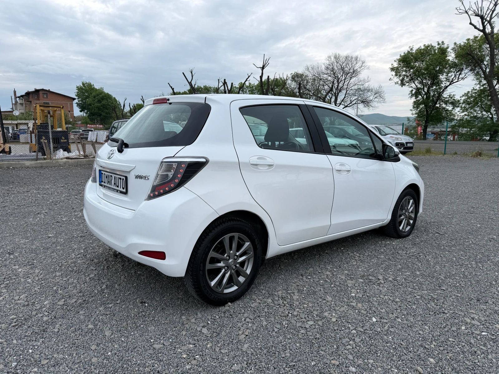 Toyota Yaris 1.33 vvti -100 к.с., снимка 4 - Автомобили и джипове - 54702503