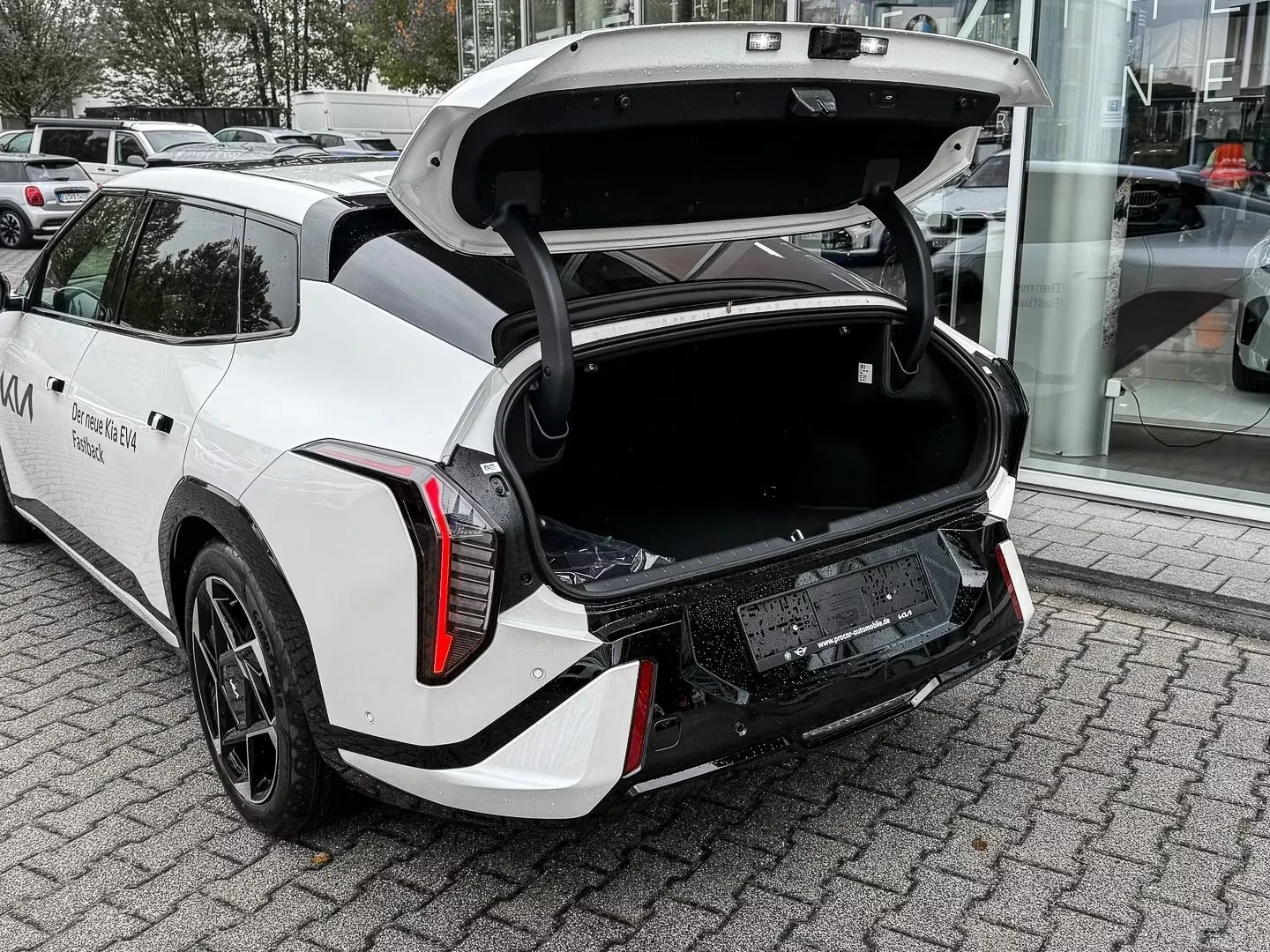 Kia EV4 FASTBACK 81kWh GT-Line 10��  PANO Warranty! | Mobile.bg � ����������� 17